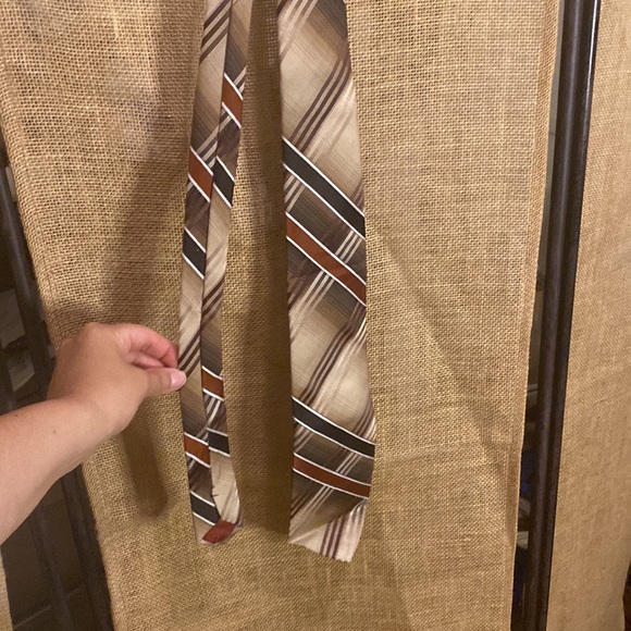 70s VINTAGE HOST BRAND BROWN PLAID TIE - Picture 3 of 4
